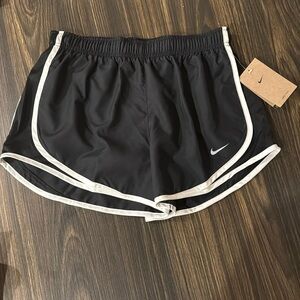 Women’s Nike Running Shorts - M
